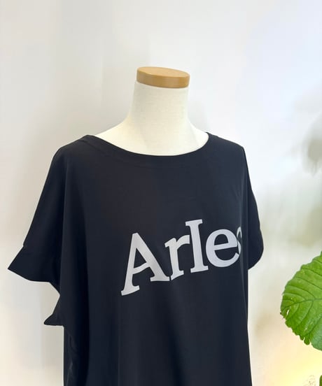 " ArIes " ロゴTシャツ