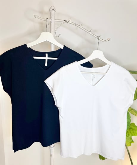 スムースVネックTシャツ