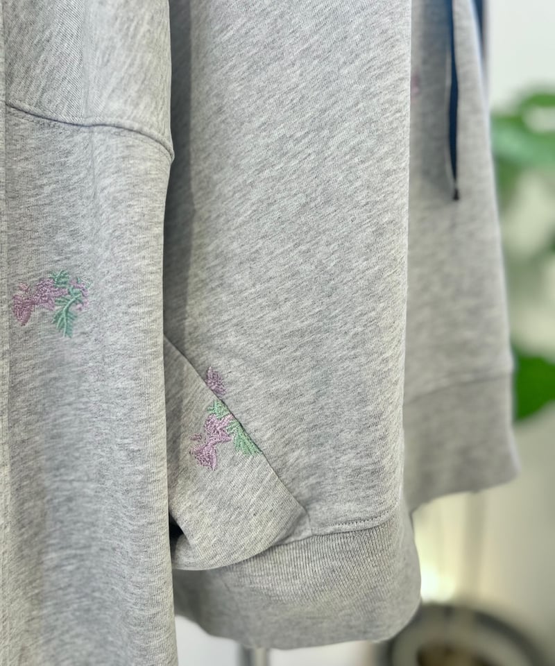 刺繍クロップドフーディー(2色) | セレクトショップ noi bloom