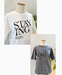 【STAYING】ロゴTシャツ