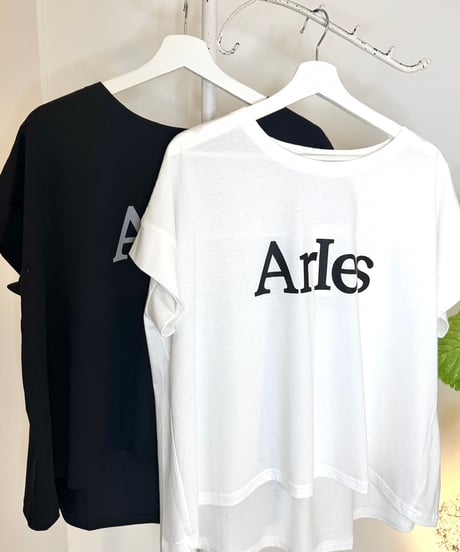 " ArIes " ロゴTシャツ