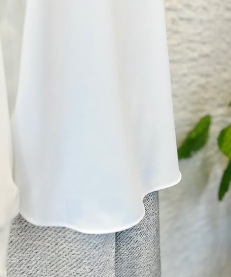 デシン ロゴ刺繍ブラウス