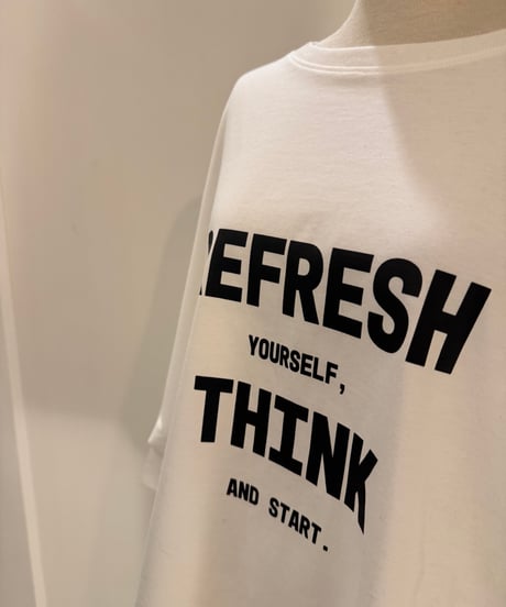 "REFRESH" ロゴTシャツ