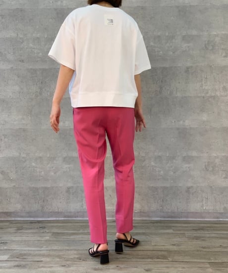 テーパードパンツ