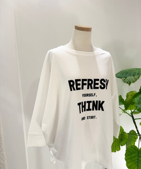 "REFRESH" ロゴTシャツ