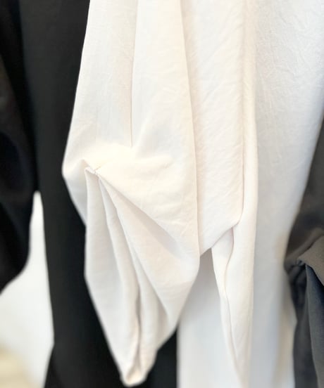 ストレッチ シフォンタックブラウス