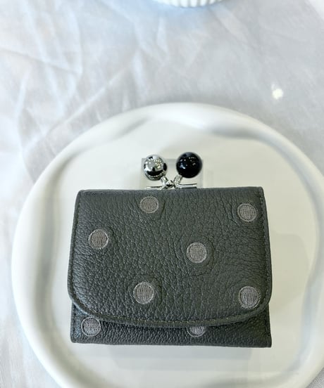 【再入荷】新色・アクリル玉３つ折り財布