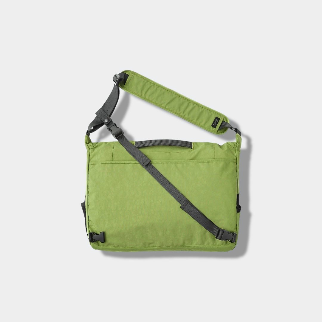 OVERDYED NYLON MESSENGER BAG - SEDAN ALL-PURPOS OVERDYED NYLON MESSENGER BAG - SEDAN ALL-PURPOS