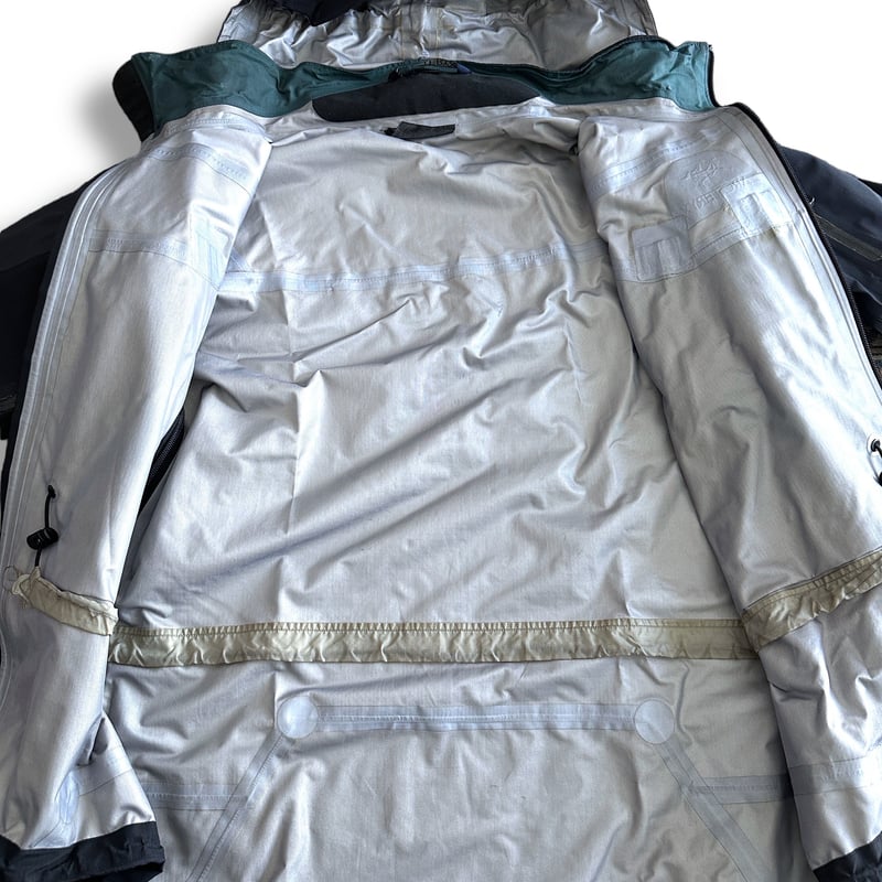 Theta AR Gore Tex XCR by Arc'teryx | instantboo...