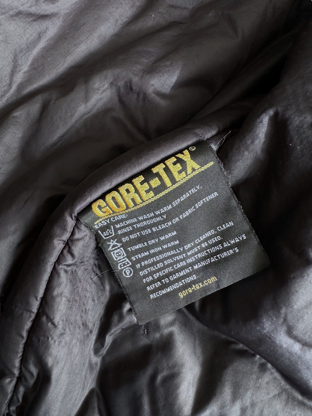 Atom SV by Arc'teryx | instantbootleg store Atom SV by Arc'teryx | instantbootleg store