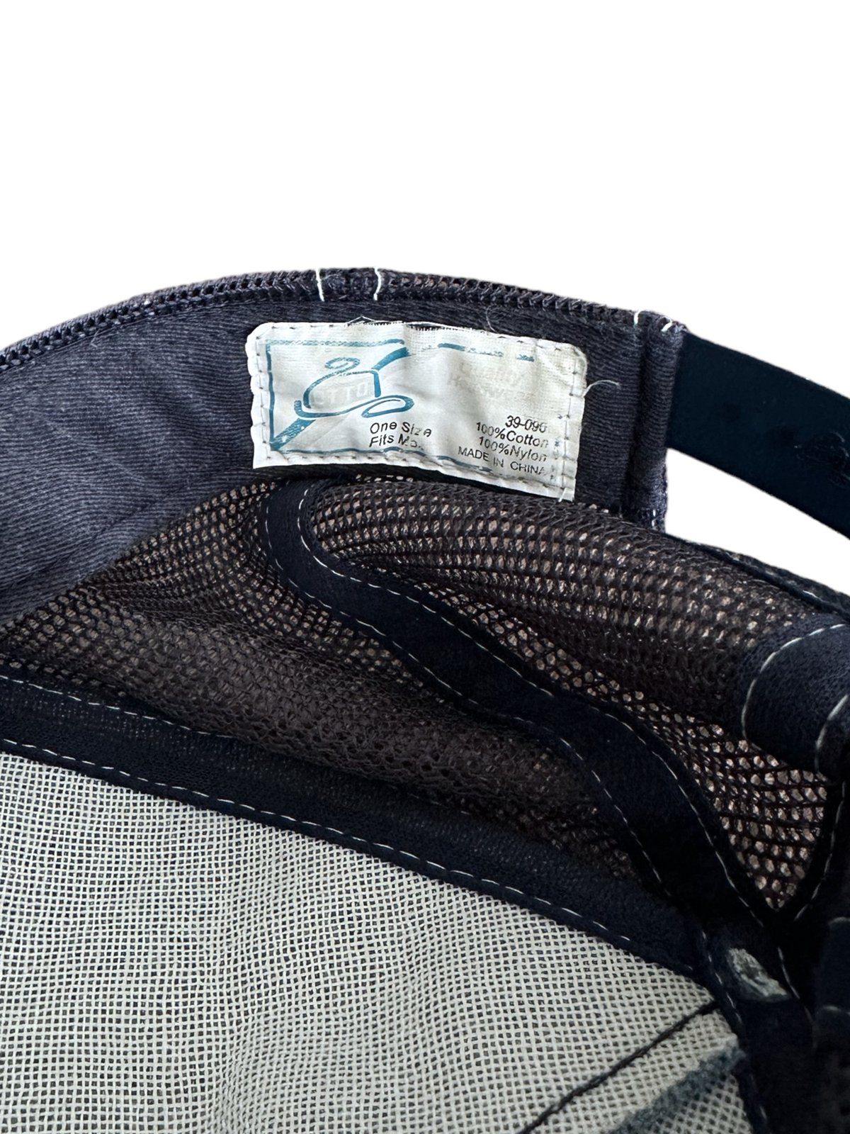 スタジャンFUTURA LABORATORIES Denim Trucker Mesh Cap by FUTURA LABORATORIES |