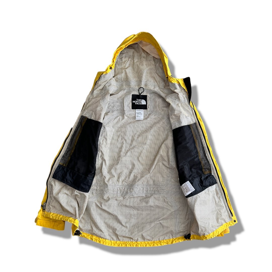 THE NORTH FACE ボリビア国旗ジャケット THE NORTH FACE ボリビア国旗ジャケット THE NORTH FACE
