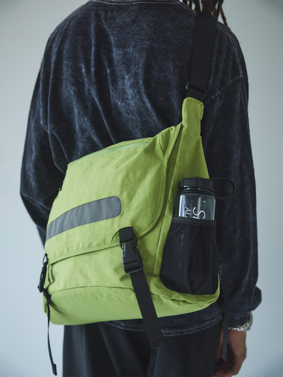 OVERDYED NYLON MESSENGER BAG - SEDAN ALL-PURPOS OVERDYED NYLON MESSENGER BAG - SEDAN ALL-PURPOS