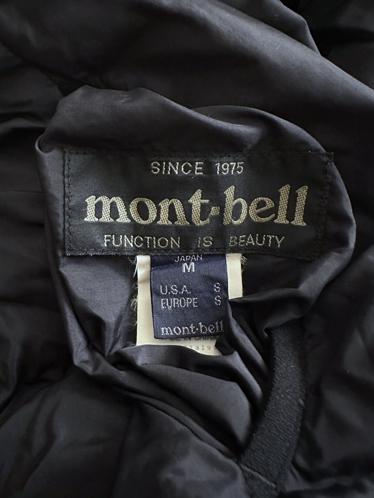 【レア物】mont-bell クラシックモデルアルパインプルオーバー レア物】mont-bell クラシックモデルアルパインプルオーバー HIGE的