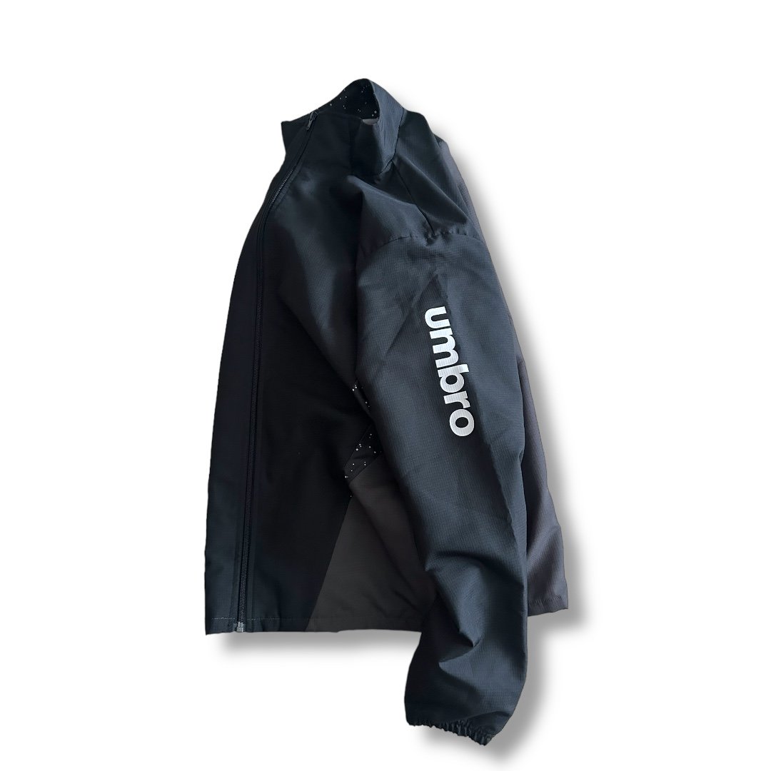 【UMBRO】 ★ Active All Round Stretch S/S Piste ★ 兼用 PLAY UMBRO Practice JKT by UMBRO | instantbootl