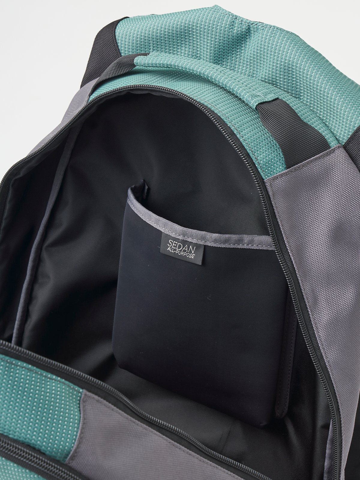 TECH BACK PACK -SEDAN ALL-PURPOSE- | instantboo