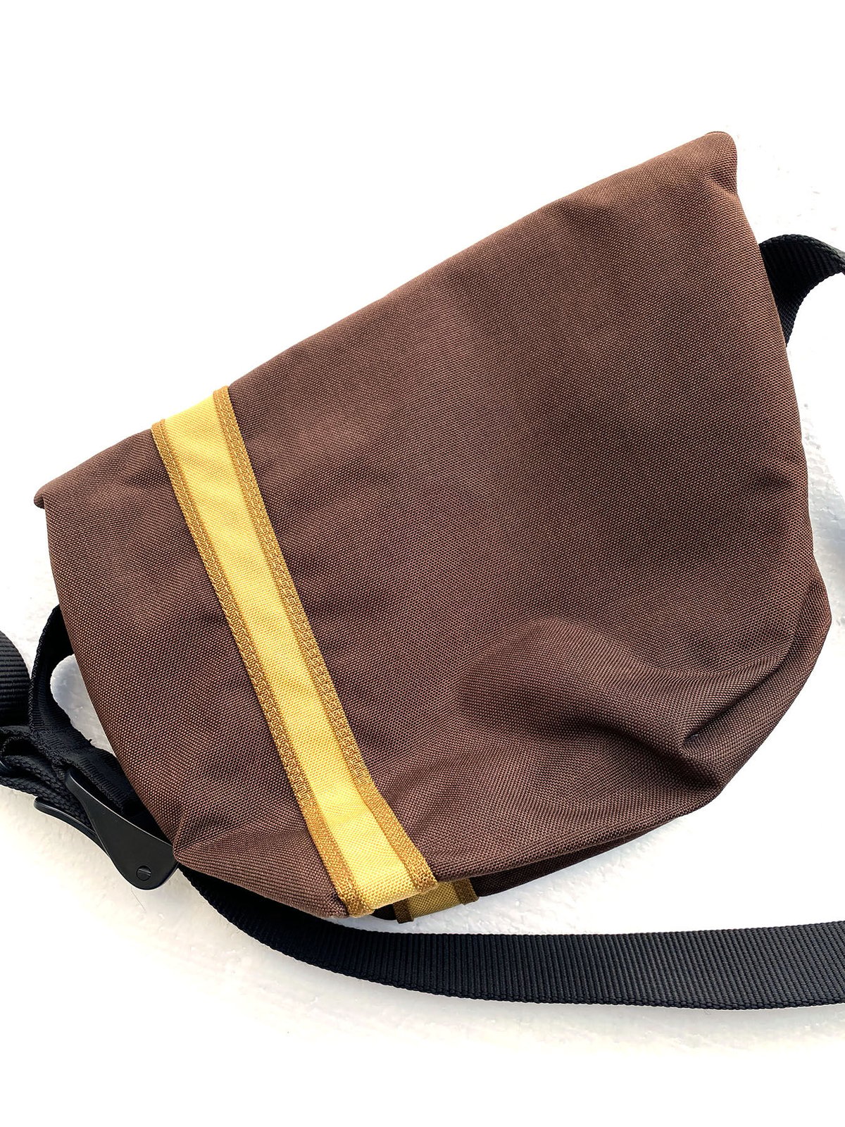 5953 楽しくっ CRUMPLER クランプラー ショルダーバッグ15インチカメラ 