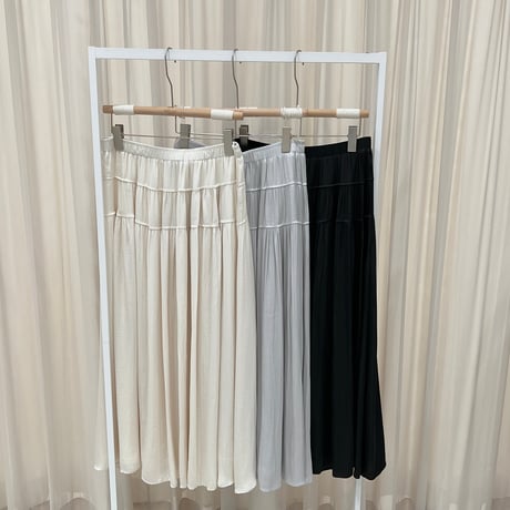 《予約販売》STUNNING Twoline Satin Skirt
