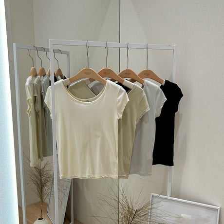 《即日発送📦》Cap double u neck t-shirt