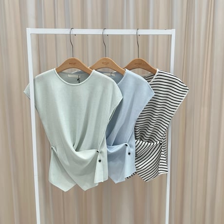 《予約販売》Button Drape Knit