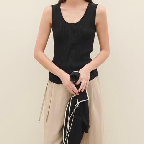 《即日発送📦》Sleeve less summer knit