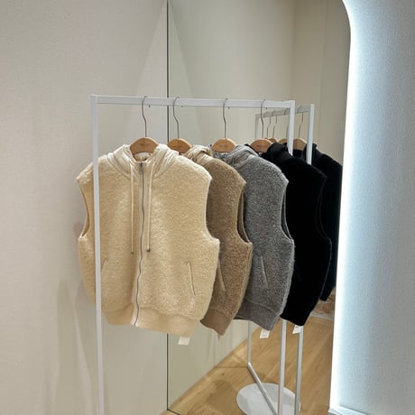 《予約販売》Boa Hooded Vest