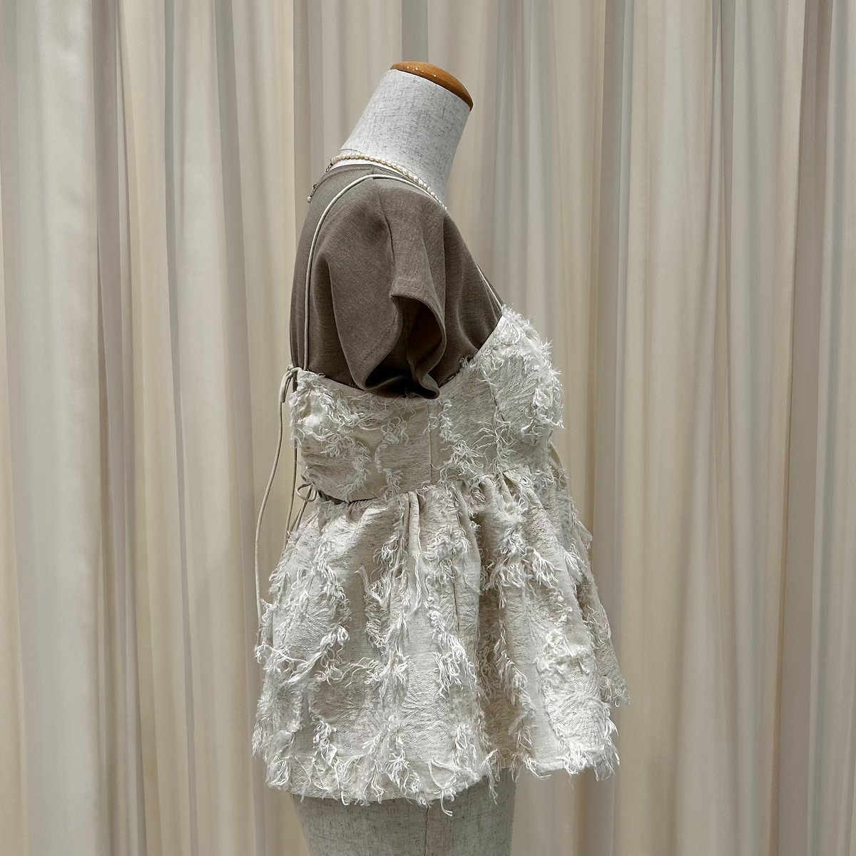 【新品未使用】airy fringe sheer tops(white) forksy.】プリーツシアーシャーリングスリーブトップス（Tシャツ