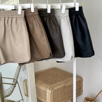 《即日発送📦》Vegan  leather shorts