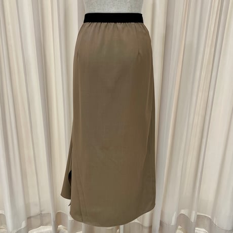 《即日発送📦》Asymmetrical cut button skirt