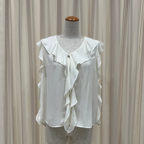 《即日発送📦》Frill sleeve less blouse