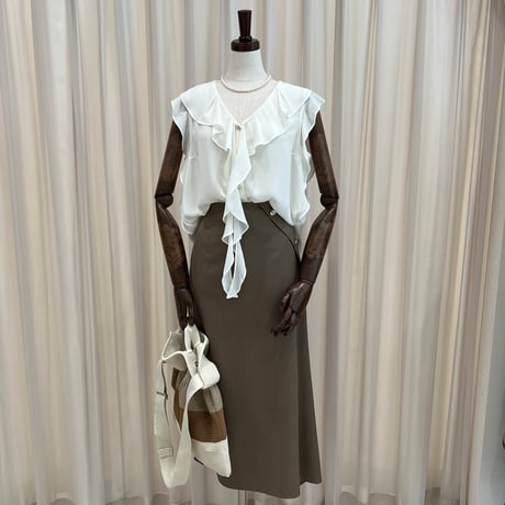 《即日発送📦》Frill sleeve less blouse