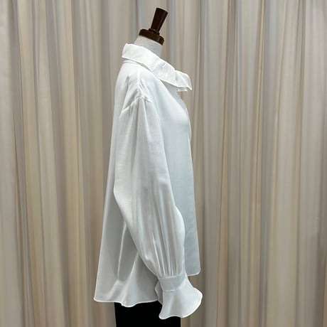 《即日発送📦》残りわずか💦 V-Neck Frill Blouse