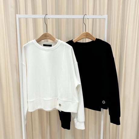 《予約販売》STUNNING Asymmetric Sweatshirt