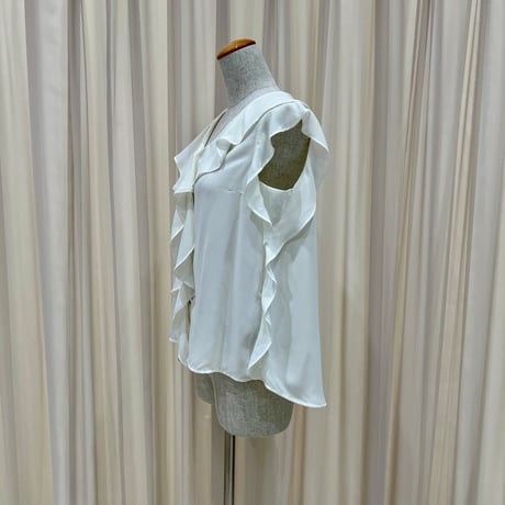 《即日発送📦》Frill sleeve less blouse