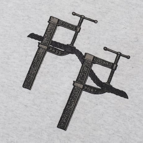 PASS~PORT RE~BAR TEE - ASH
