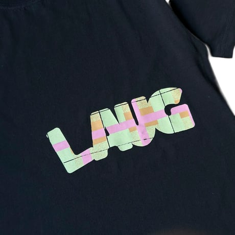 LAUG PLAID LOGO TEE BLACK