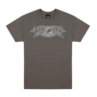 THRASHER x ANTI HERO MAG BANNER TEE CHARCOAL