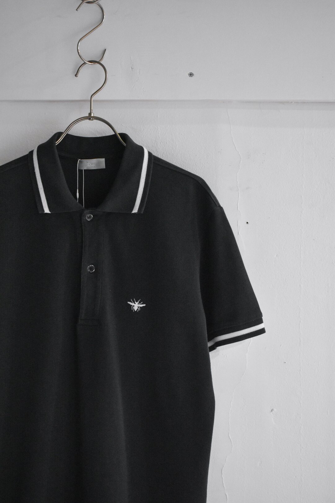 ブラック ポロシャツ 襟付き　DIOR BEE ポロシャツ　DIOR Polo Shirt with Bee Embroidery Black Cotton Piqué | DIOR