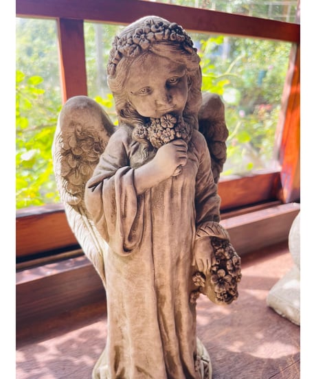 ANGEL FLOWER BASKET