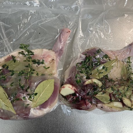 あいち鴨骨付もも肉４本セット（1100～1400g）