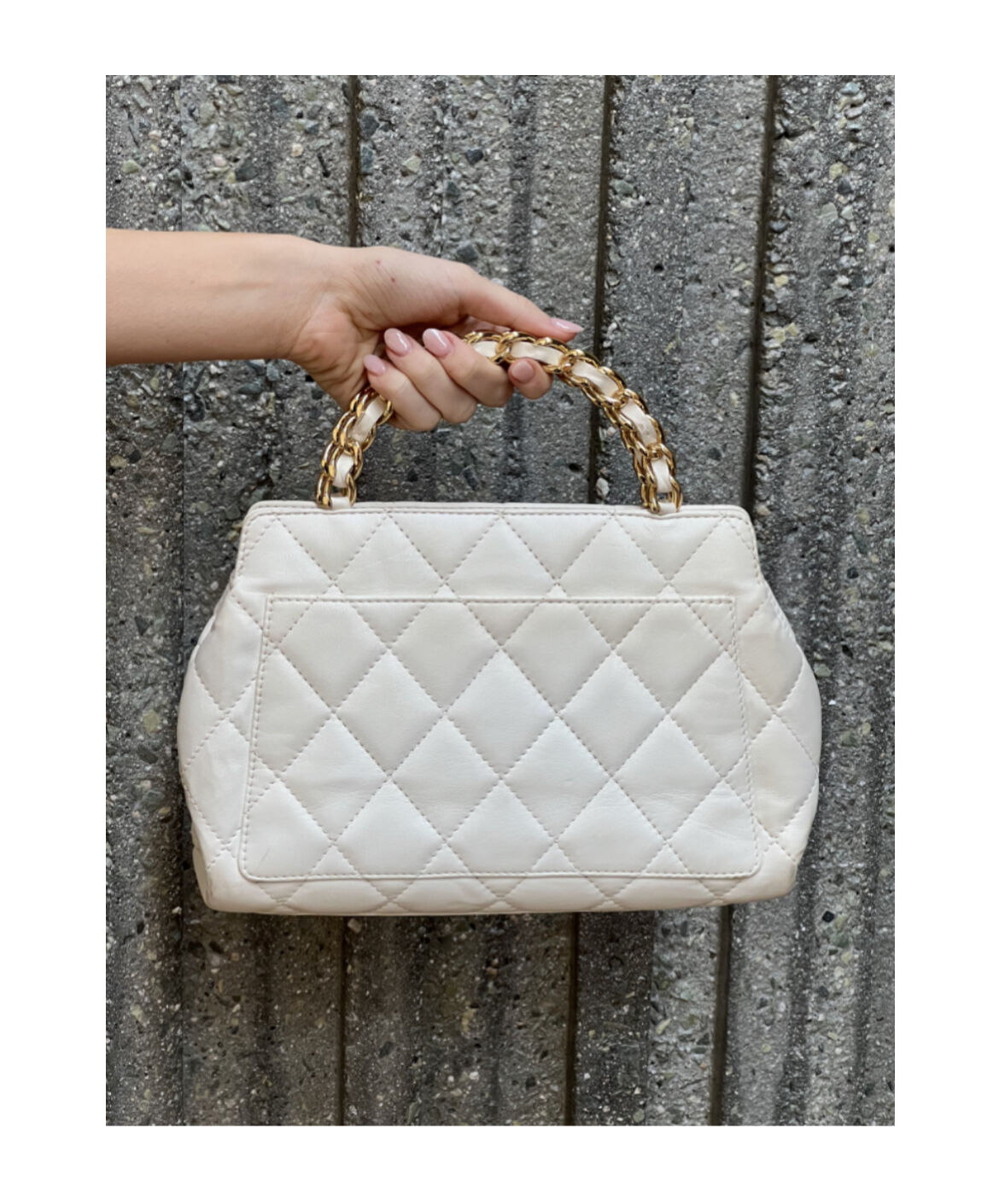 CHANEL CC VINTAGE METAL CHAIN HANDLE WHITE QUILTED TOP HANDLE BAG
