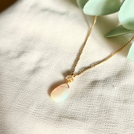 オパール×キュービックジルコニア　ネックレス
