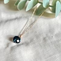ロンドンブルートパーズ クッションカット ネックレス
