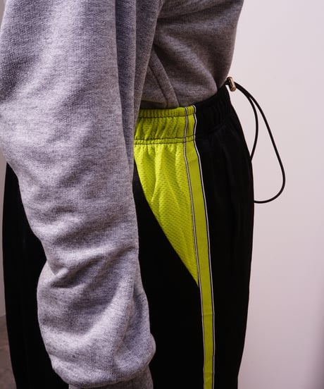 【used】00's NIKE remake track skirt