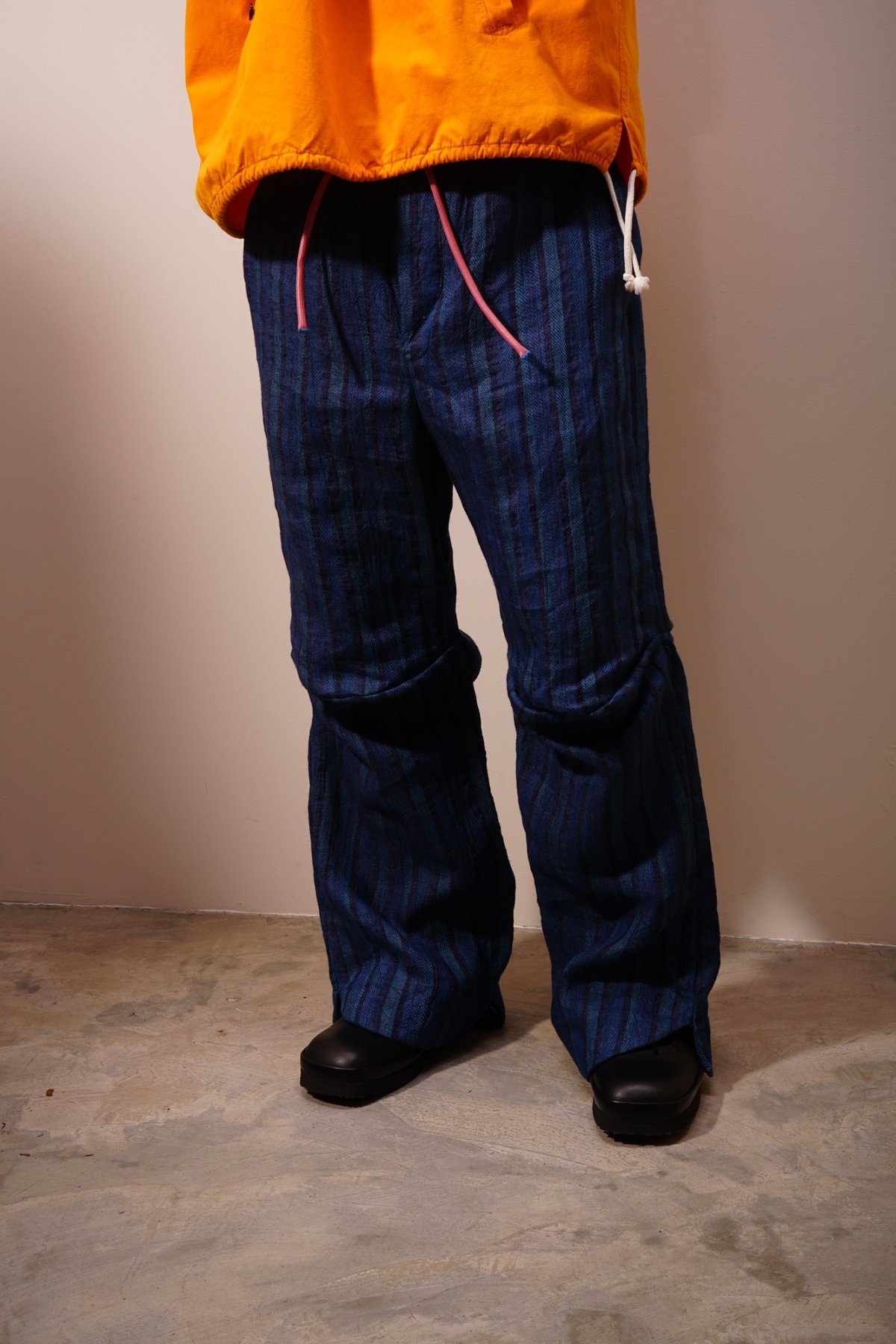 oira KNEE リネンパンツ OIRA】KNEE ［indigo linen］ | abundantism