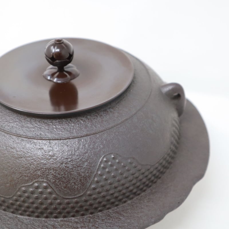 A007【炉】釜師 佐藤清光 遠山霞 平丸羽釜 鉄釜 茶釜 | 茶道具 千草 A007【炉】釜師 佐藤清光 遠山霞 平丸羽釜 鉄釜 茶釜 | 茶道具 千草