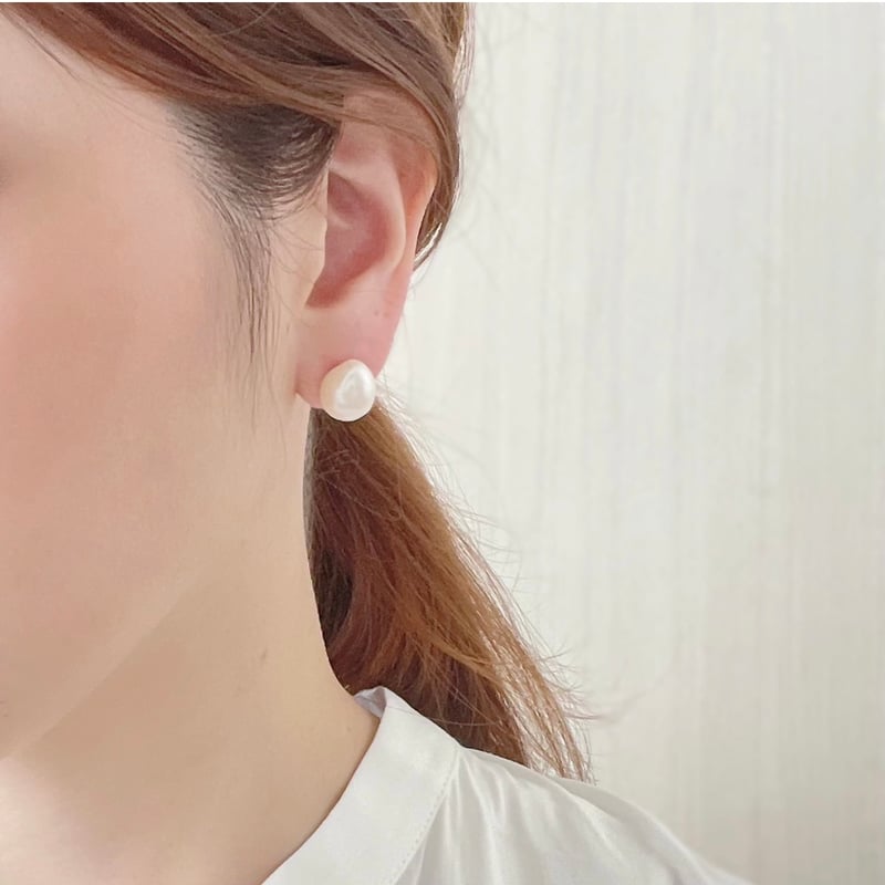 T字型 ポストピアス × バロック淡水パール キャッチ | WHO PLUS 