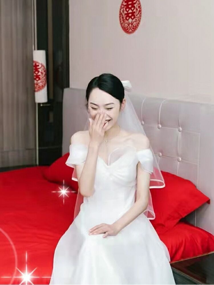 ブライダルドレス Aライン オフショルダー 半袖 ウェディング 052805  