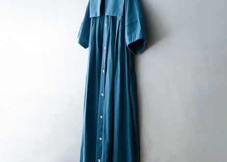 OP196BL　天日干しコットン・スクエアカラー・ワンピース／ディープブルー（MAGALI）