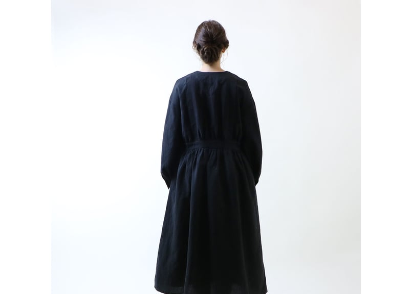 まもなく終了【極美品】MAGALIアイリッシュリネン＆コットン・タックワンピース 極美品】【完売品】MAGALIアイリッシュリネン＆コットン・タック